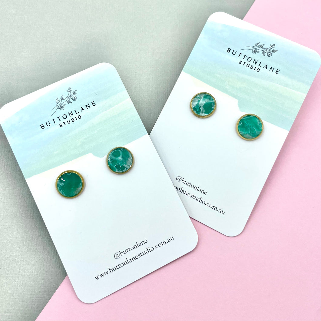 Faux gemstone stud